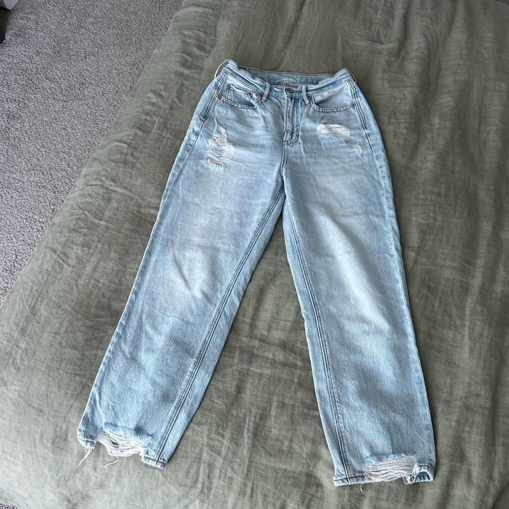 American Eagle High-waisted Distressed Boyfriend Jeans